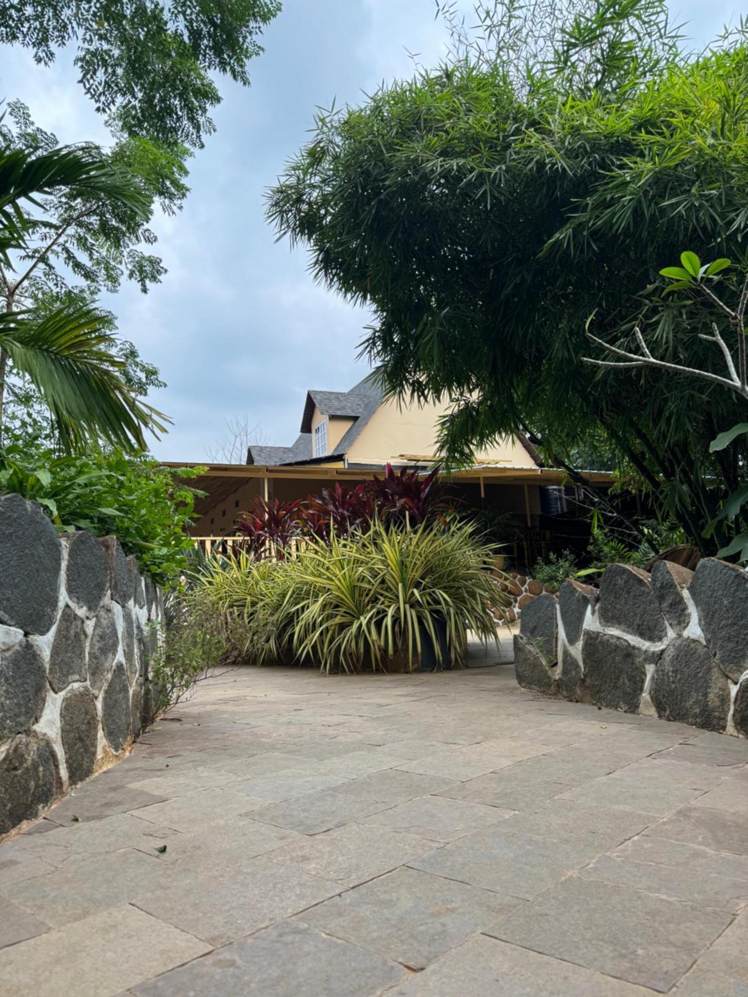 Chikoo Farm Inn Bangalore Esterno foto